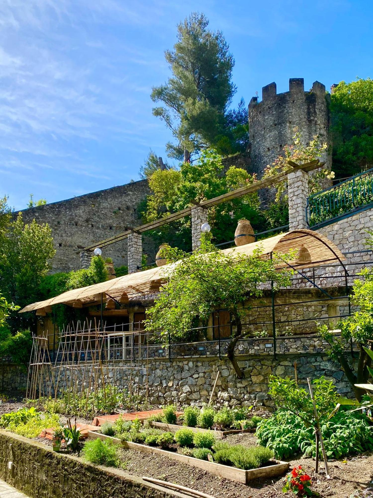 מונליה Hotel Villa Edera & La Torretta מראה חיצוני תמונה